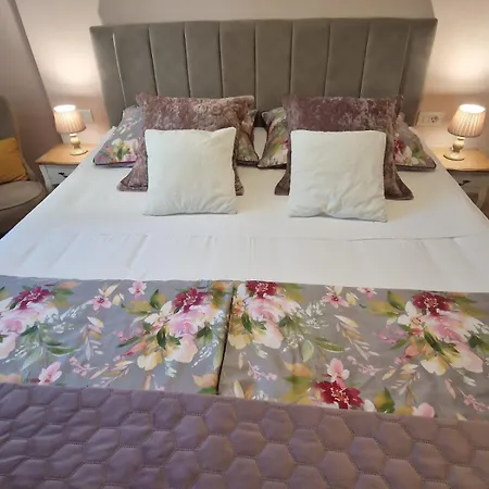 La-la Guest house
